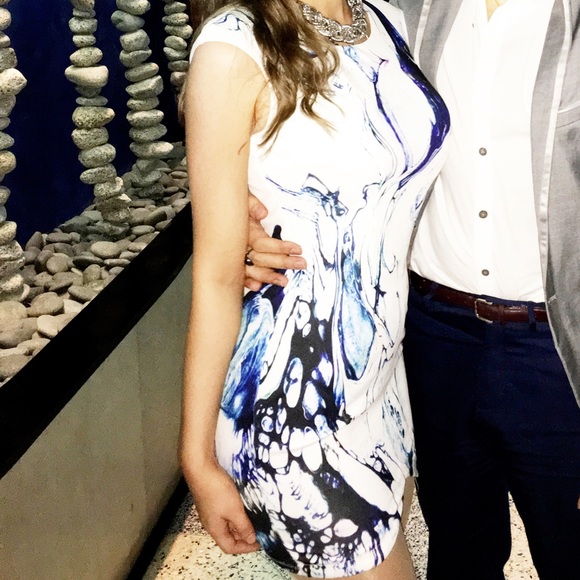 Hello Molly bodycon cocktail dress. - Picture 3 of 3